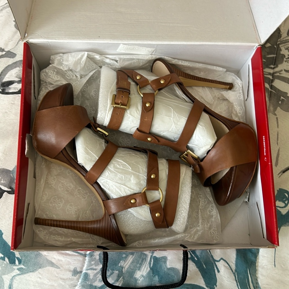 Guess Ormandi Heels